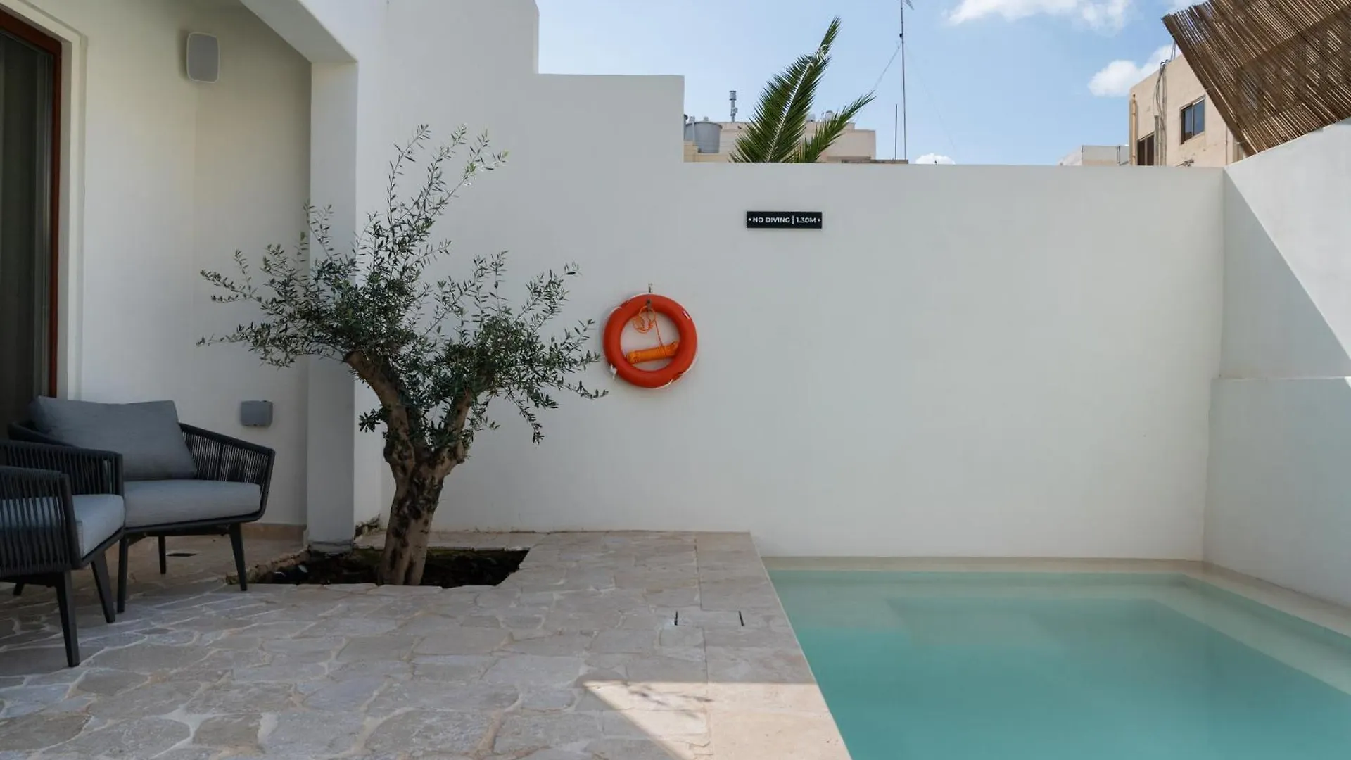 Elegant Retreat With Private Pool & Parking