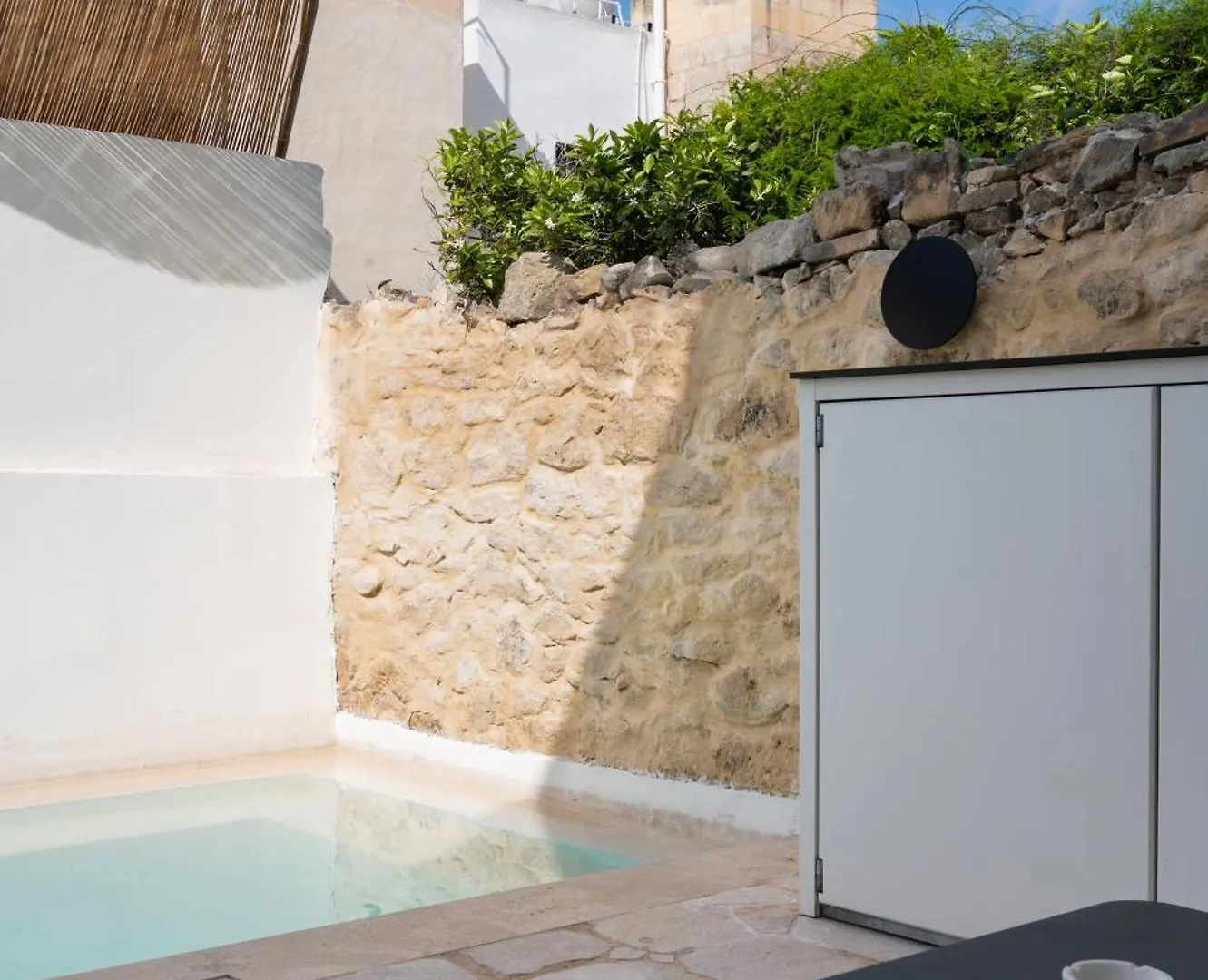 Elegant Retreat With Private Pool & Parking 0*, Sliema Malta